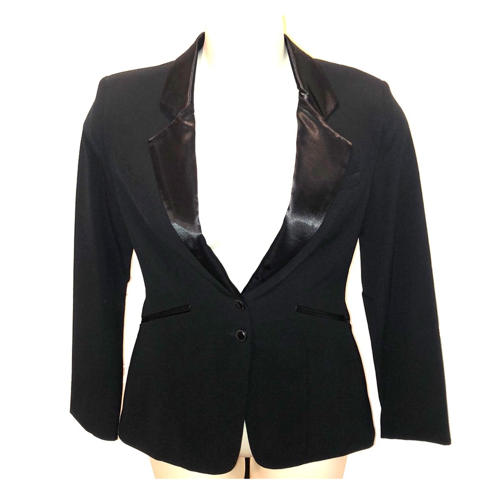 Women’s Tuxedo Style Jacket
